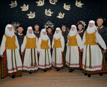 Liaudiškų šokių kolektyvas „Laja“.
