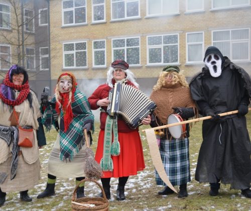 Užgavėnių vaikštynės Klovainiuose.