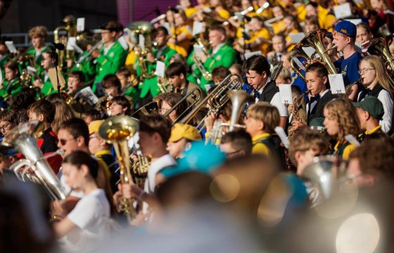 Pakruojo kultūros centro pučiamųjų instrumentų orkestras „Viestartas“ dalyvavo Lietuvos moksleivių dainų šventėje