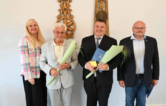 Pakruojo ugniagesių draugijos stoginėje įvyko Lietuvos moksleivių dainų šventėje dalyvavusių Pakruojo krašto meno kolektyvų vadovų pagerbimo renginys