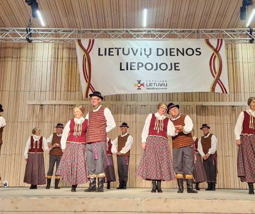 Šokių kolektyvas „Laja“ leidosi į smagią ir prasmingą išvyką į Liepoją